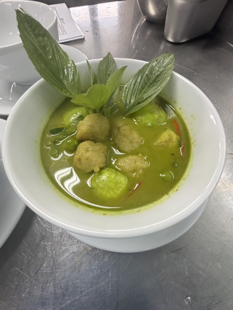 Budget Thai meal Samsen Center