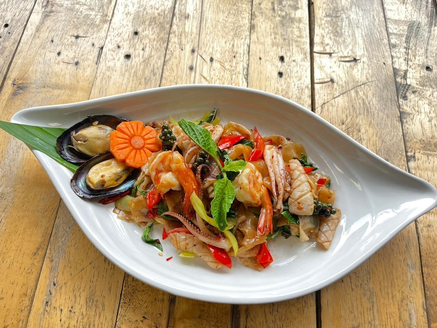 Pad Kee Mao (Drunken Noodles) at Samsen Center restaurant, Bangkok